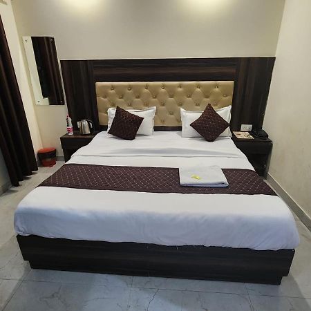 Hotel Ivy Plaza Luxury New Delhi Ngoại thất bức ảnh