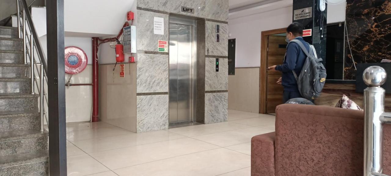Hotel Ivy Plaza Luxury New Delhi Ngoại thất bức ảnh