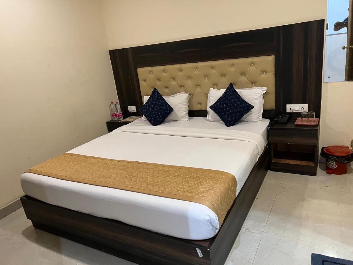 Hotel Ivy Plaza Luxury New Delhi Ngoại thất bức ảnh