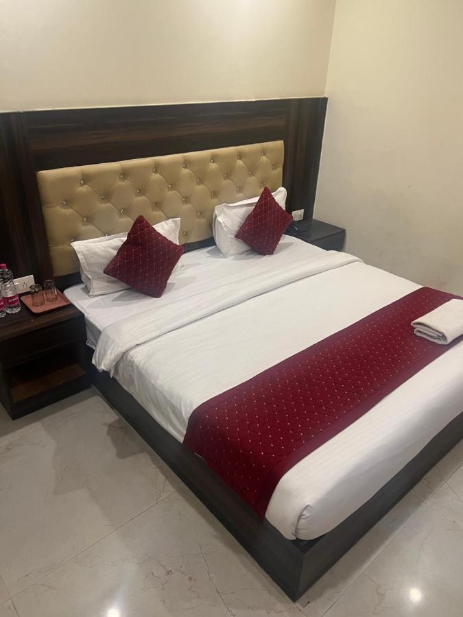 Hotel Ivy Plaza Luxury New Delhi Ngoại thất bức ảnh