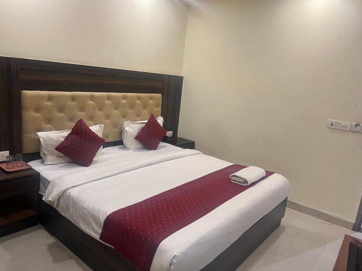 Hotel Ivy Plaza Luxury New Delhi Ngoại thất bức ảnh