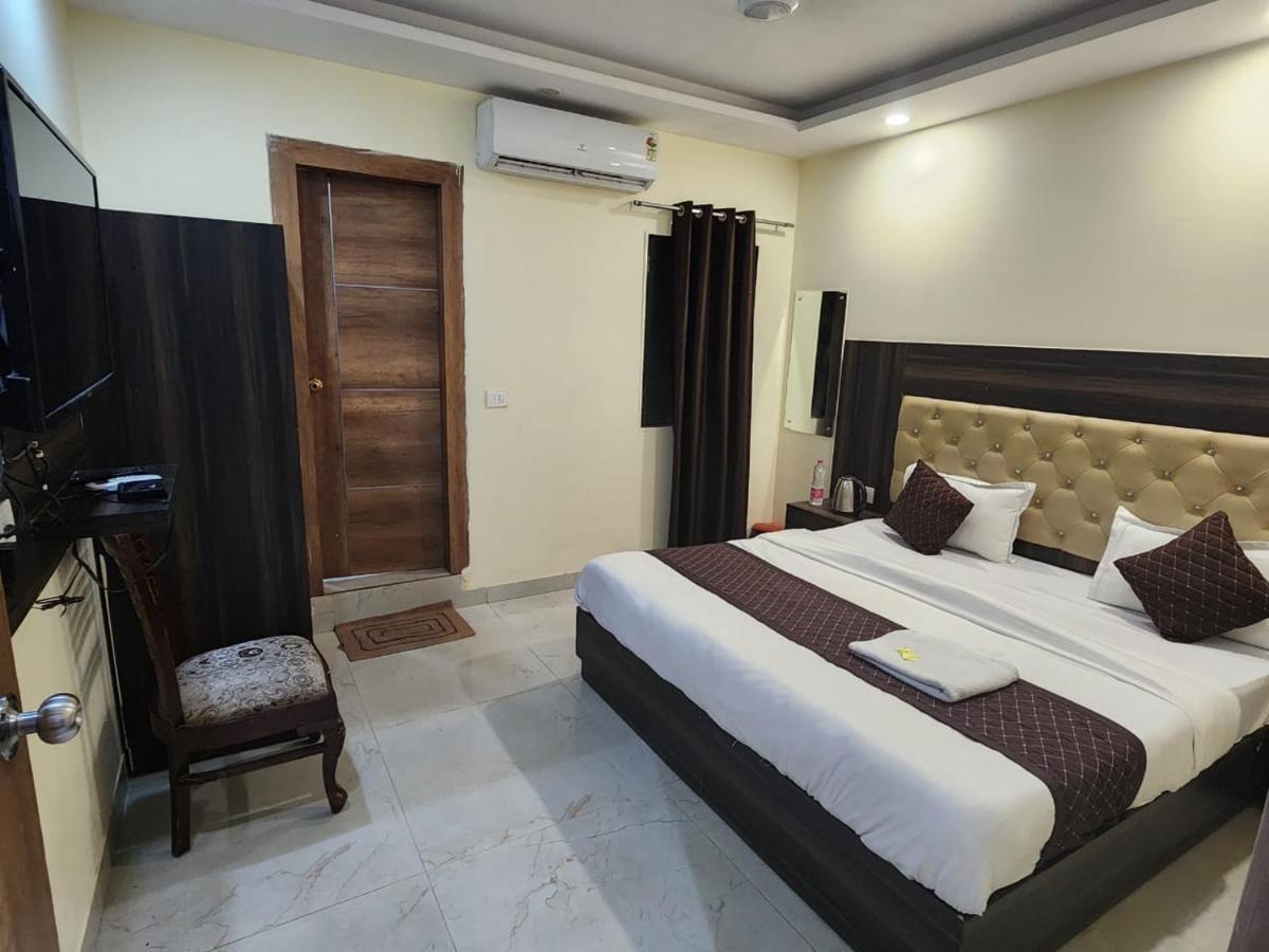 Hotel Ivy Plaza Luxury New Delhi Ngoại thất bức ảnh
