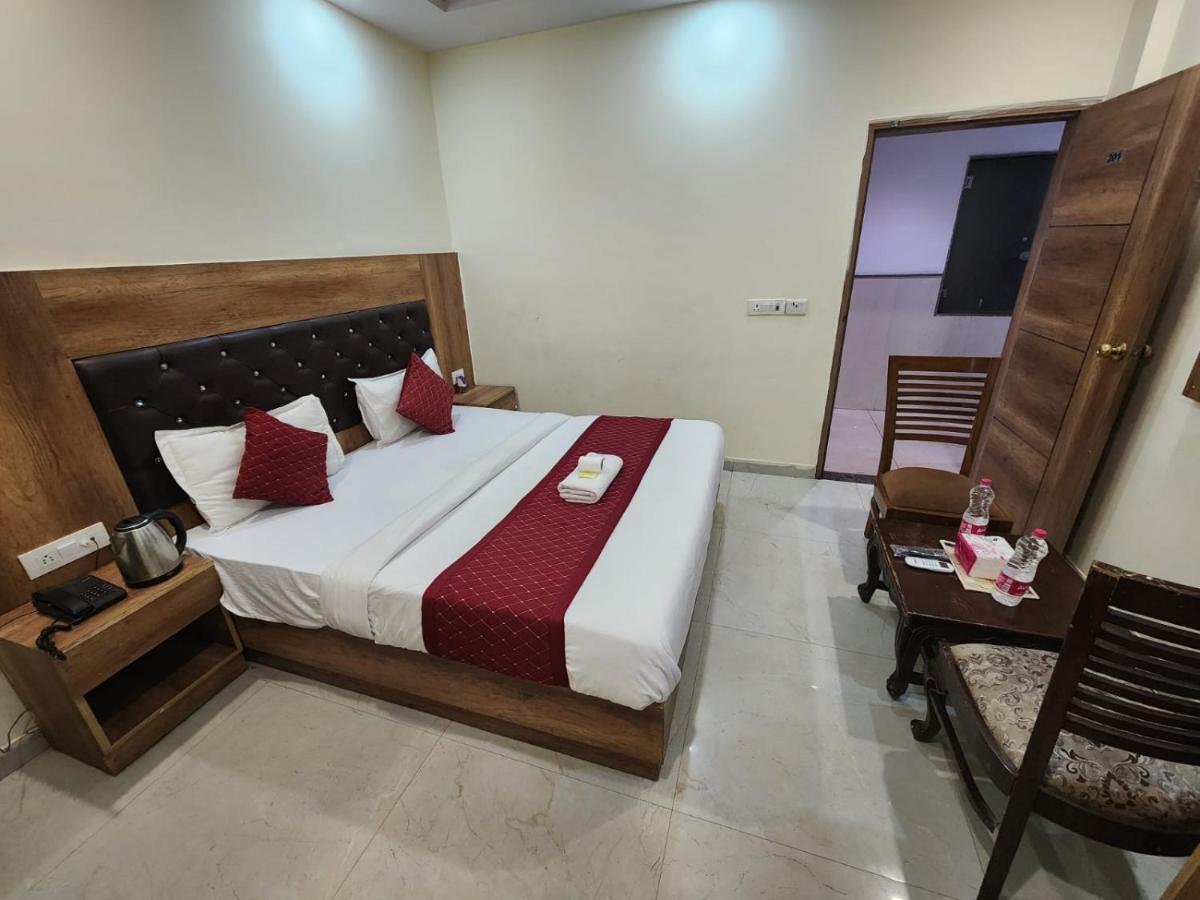 Hotel Ivy Plaza Luxury New Delhi Ngoại thất bức ảnh
