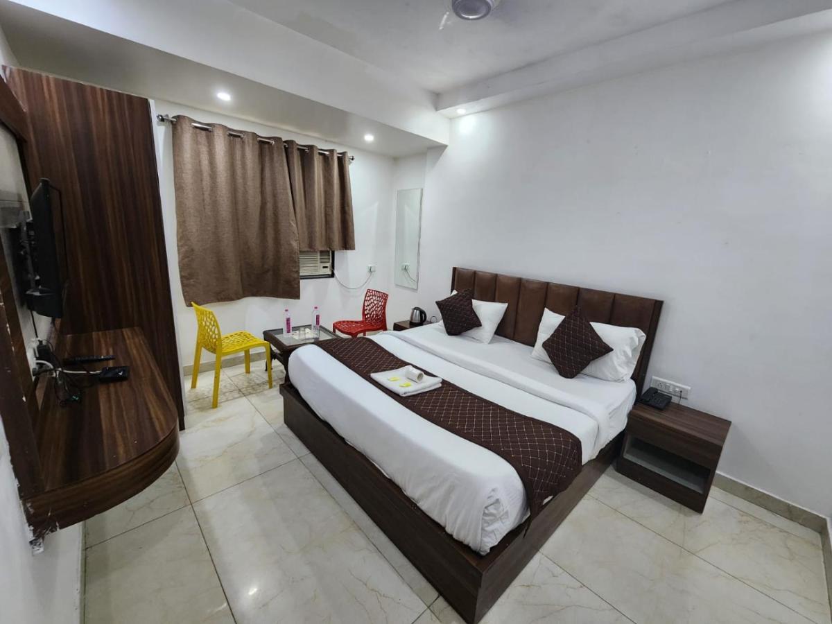 Hotel Ivy Plaza Luxury New Delhi Ngoại thất bức ảnh
