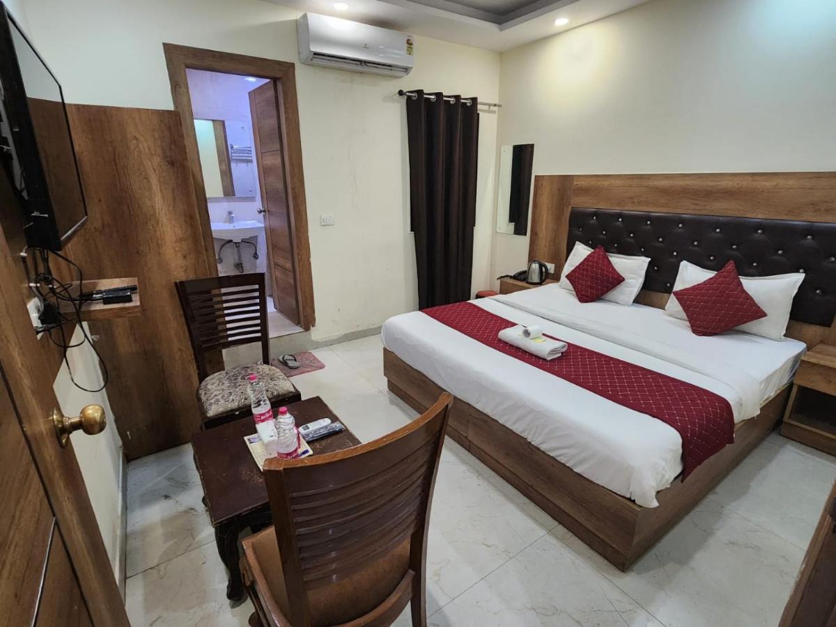 Hotel Ivy Plaza Luxury New Delhi Ngoại thất bức ảnh