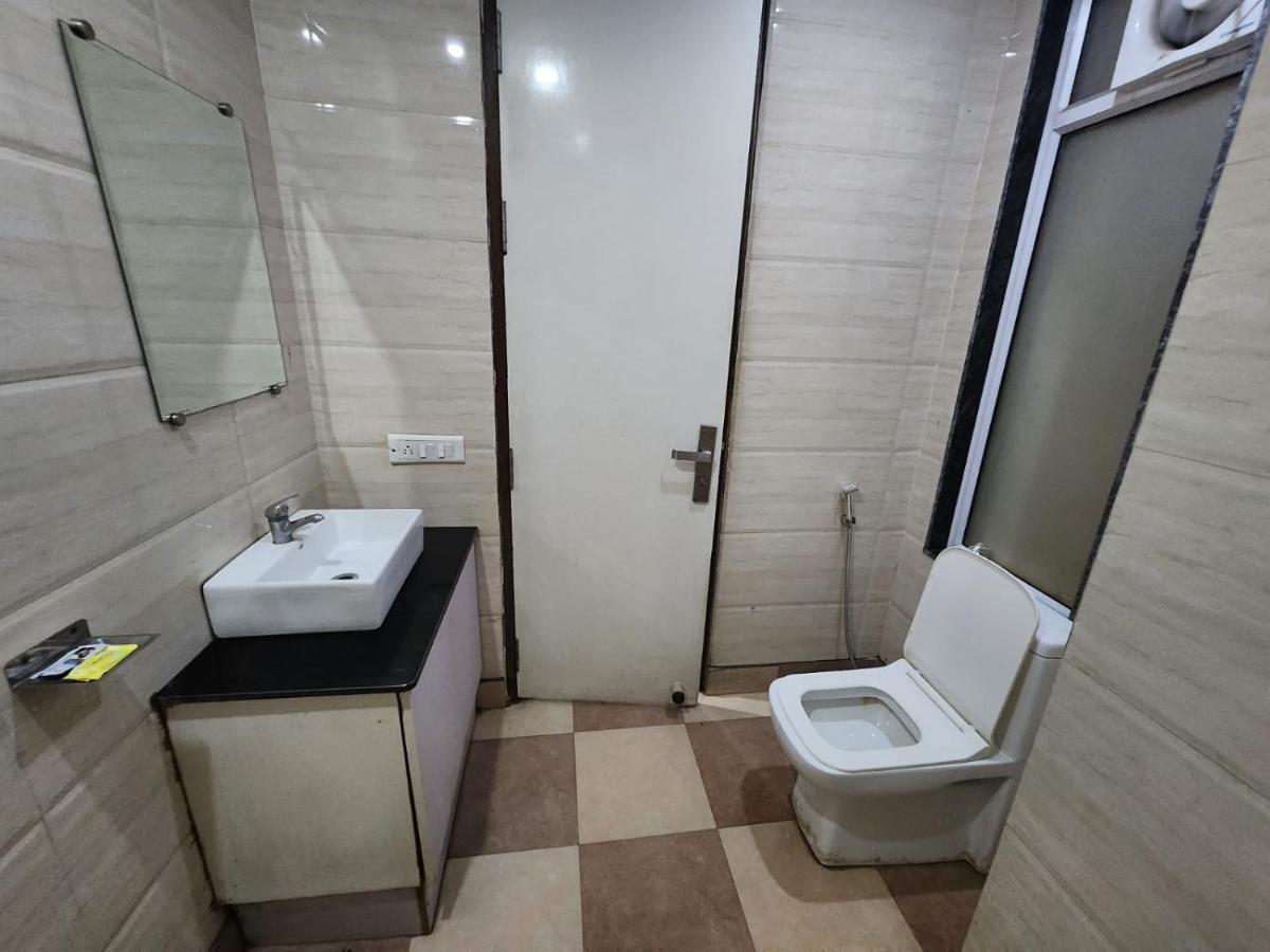 Hotel Ivy Plaza Luxury New Delhi Ngoại thất bức ảnh