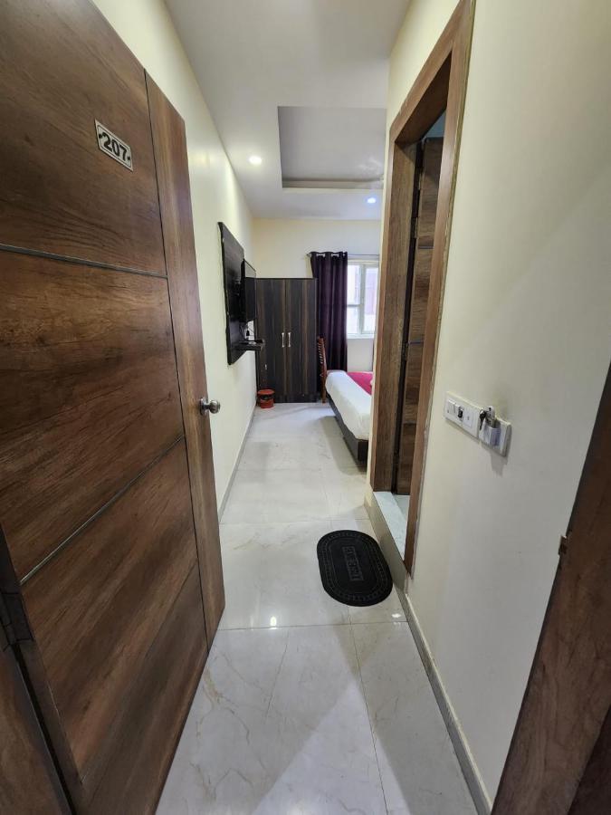 Hotel Ivy Plaza Luxury New Delhi Ngoại thất bức ảnh