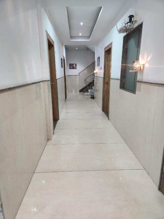 Hotel Ivy Plaza Luxury New Delhi Ngoại thất bức ảnh