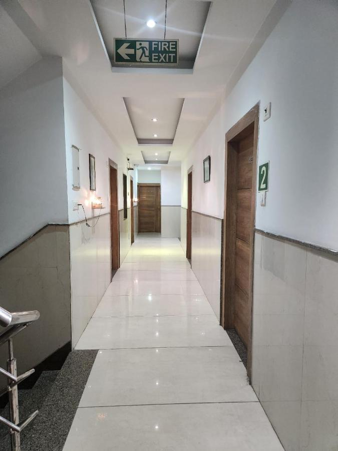 Hotel Ivy Plaza Luxury New Delhi Ngoại thất bức ảnh