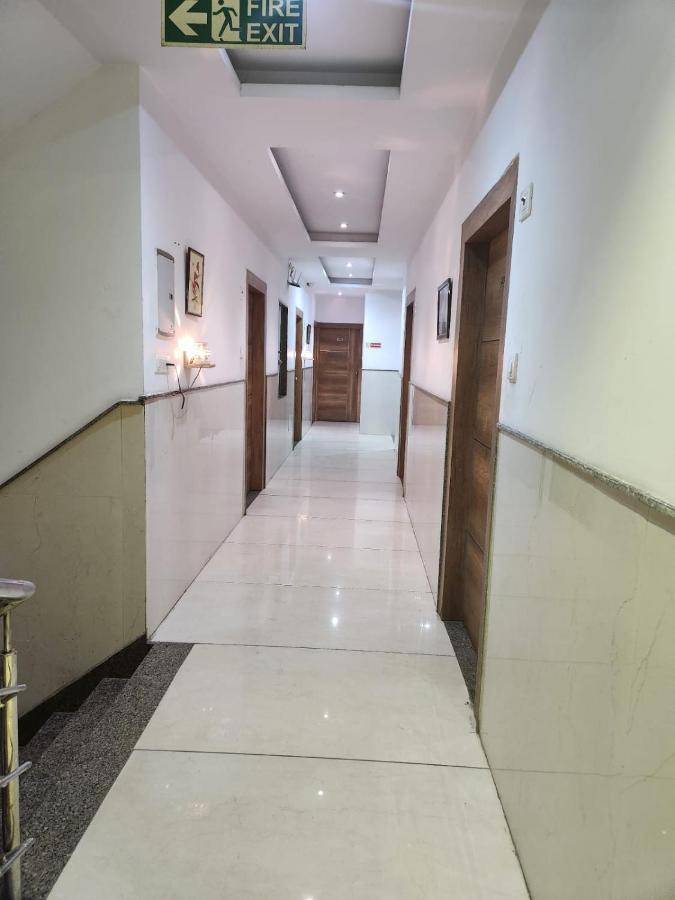 Hotel Ivy Plaza Luxury New Delhi Ngoại thất bức ảnh