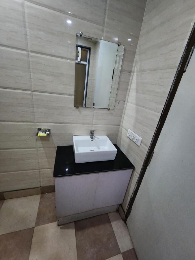 Hotel Ivy Plaza Luxury New Delhi Ngoại thất bức ảnh