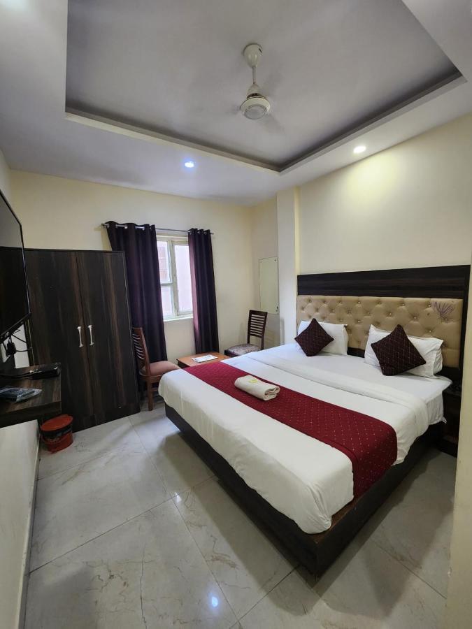 Hotel Ivy Plaza Luxury New Delhi Ngoại thất bức ảnh