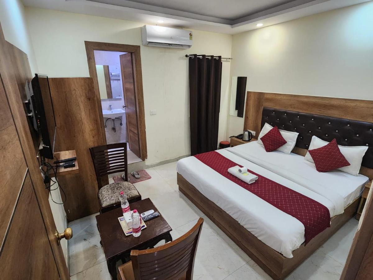 Hotel Ivy Plaza Luxury New Delhi Ngoại thất bức ảnh