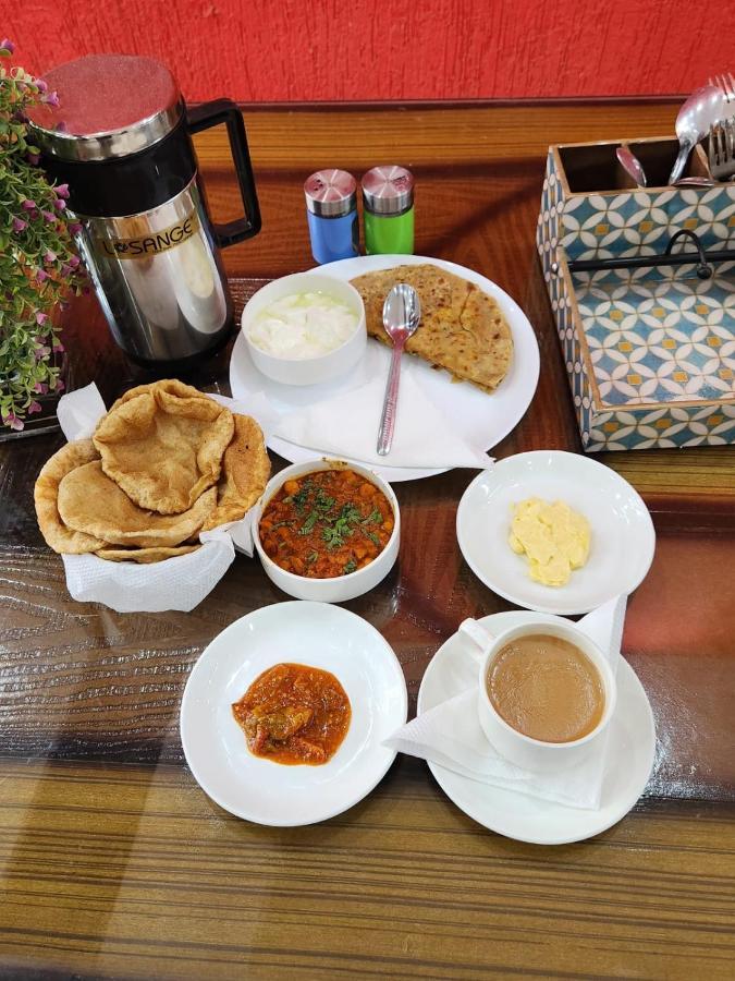 Hotel Ivy Plaza Luxury New Delhi Ngoại thất bức ảnh